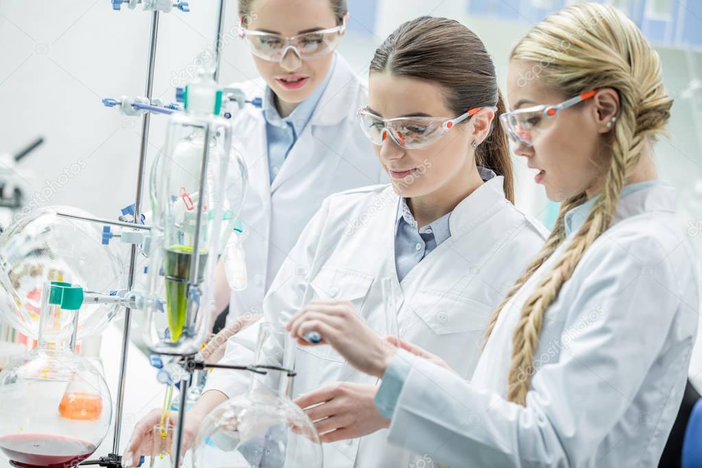 Female scientists in lab