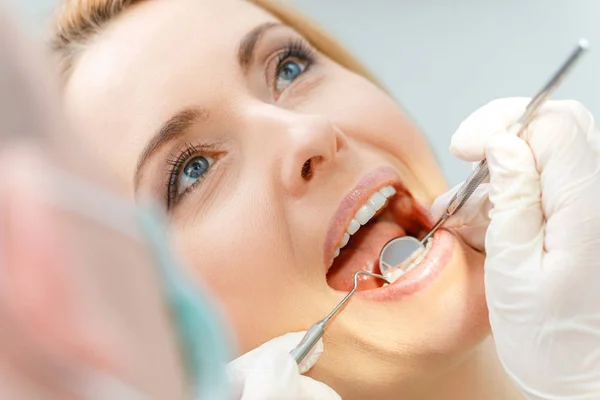 Ασθενών σε οδοντιατρικό έλεγχο επάνω — Φωτογραφία Αρχείου