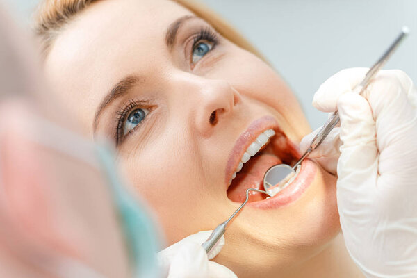Пациент на стоматологическом осмотре
 
