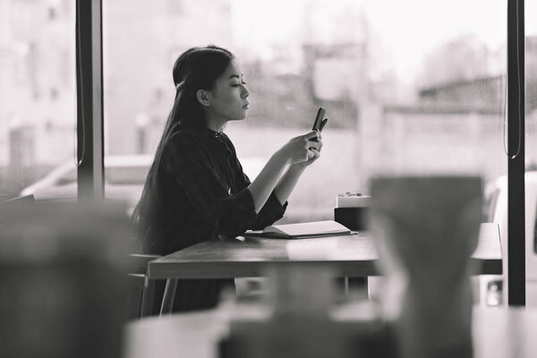 asian girl using smartphone 
