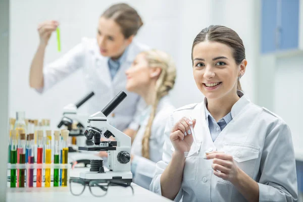 Female scientist in lab — Stock Photo