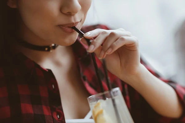 Girl drinking coffee — Stock Photo