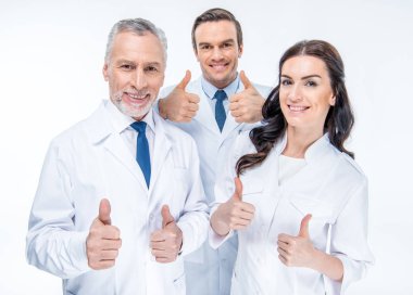 Üç emin doktor