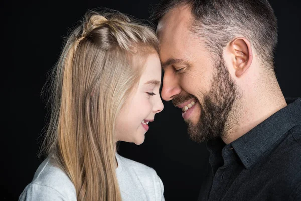 Dziewczynki z ojcem — Zdjęcie stockowe