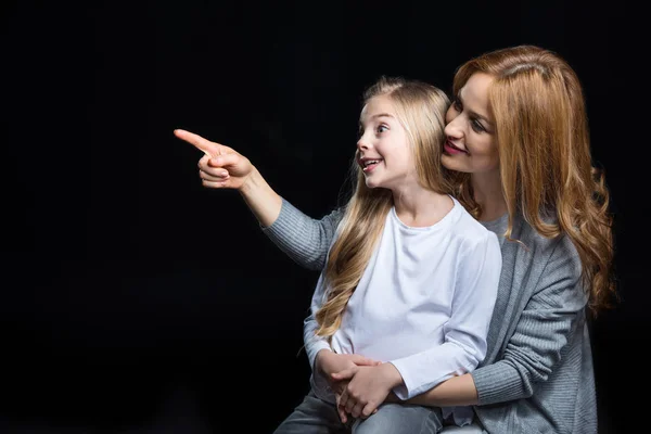 Jonge moeder en haar dochter — Stockfoto