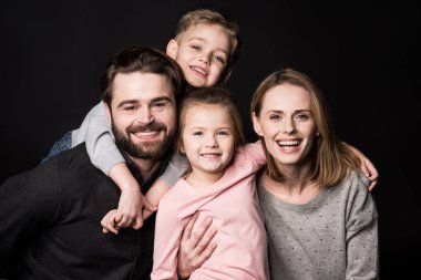 Mutlu genç aile