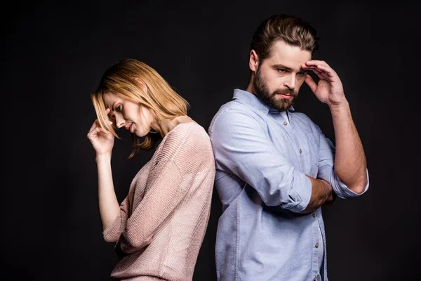 Joven hombre y mujer — Foto de Stock