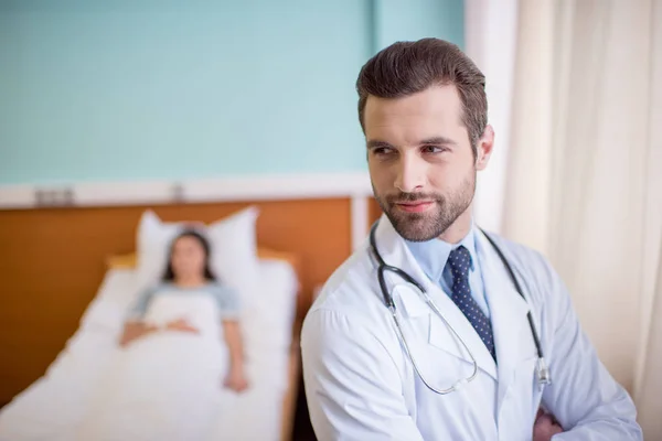 Male doctor in hospital — Stock Photo, Image