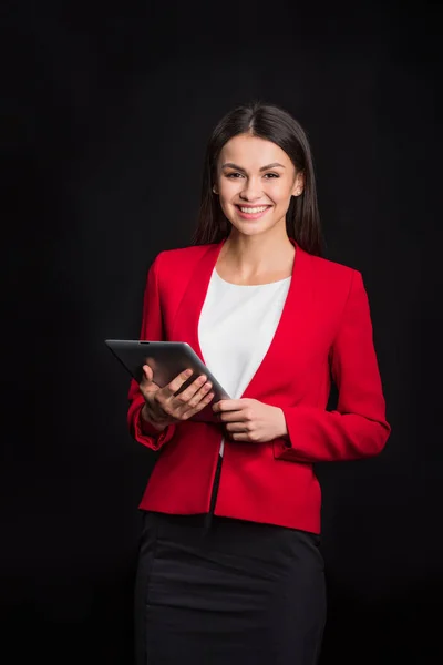 Pengusaha wanita dengan tablet digital — Stok Foto