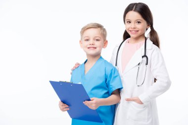 Doktorlar oynayan çocuklar