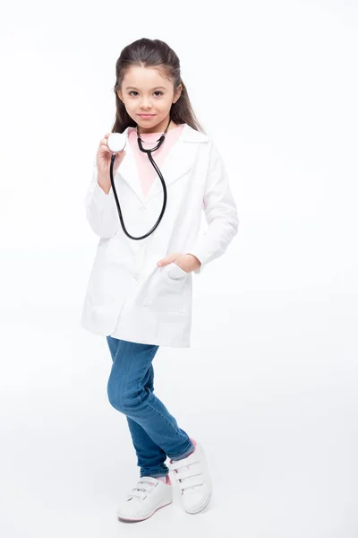 Fille en costume de médecin — Photo