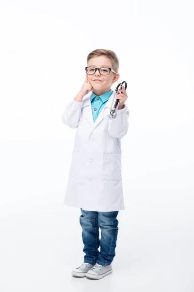 Niño en traje de médico —  Fotos de Stock