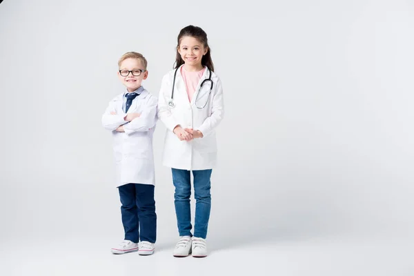 Crianças brincando de médicos — Fotografia de Stock