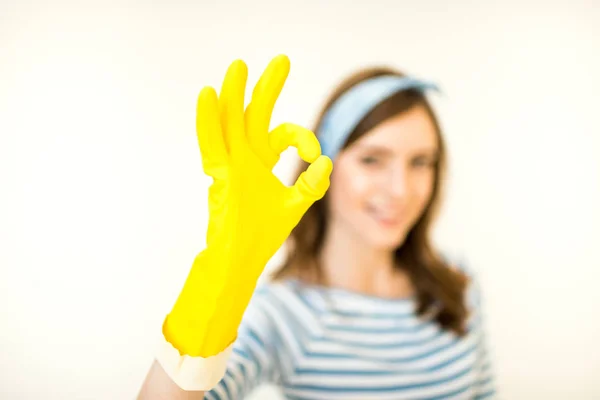 Woman showing ok gesture — Stock Photo, Image