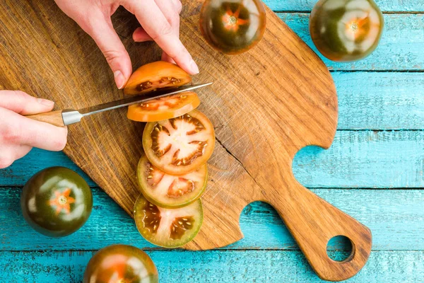 Fresh tomatoes on board — Stock Photo, Image