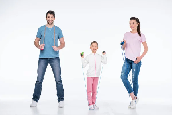 Family with jump ropes — Stock Photo, Image