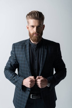 şık sakallı adam