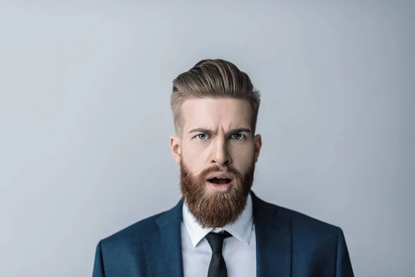 Стильний бородатий бізнесмен — стокове фото