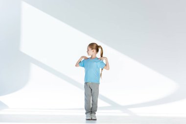 Küçük kız egzersiz 