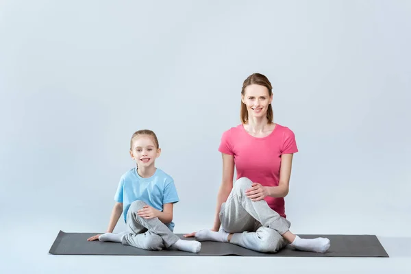 Desportivo Mãe e filha — Fotografia de Stock