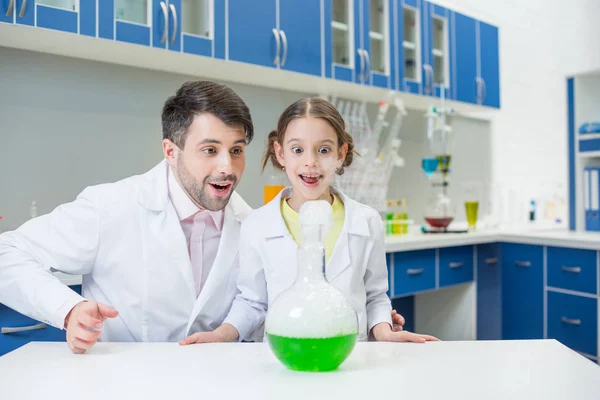 Scientists making experiment — Stock Photo, Image