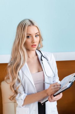 güzel doktor not defterinde yazma
