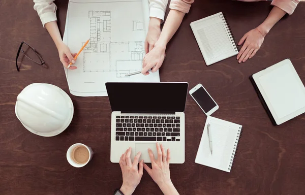 Businesswomen working together — Stock Photo, Image