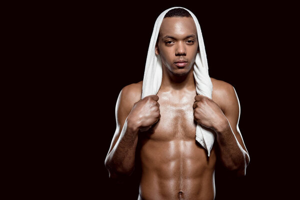 Уставший африканский американский спортсмен
