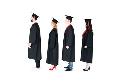 Mortarboards mutlu öğrenciler 