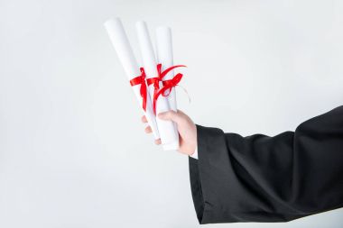 Öğrenci holding diploma 