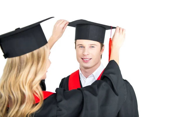 Menina fixação tampa de graduação — Fotografia de Stock