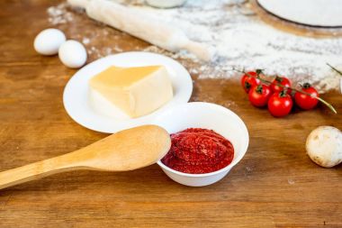 farklı pizza malzemeleri