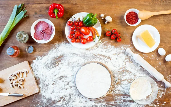 Diversi ingredienti della pizza — Foto Stock