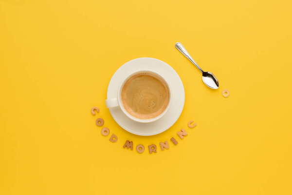 чашка свежего кофе 