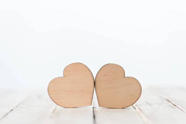 Corazones de madera símbolos —  Fotos de Stock