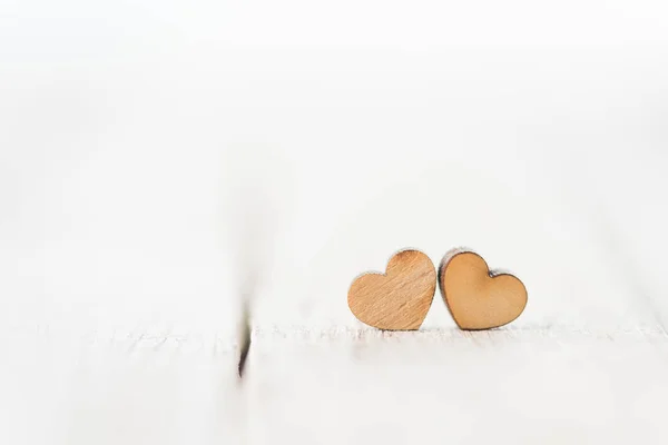 Символы деревянных сердец — стоковое фото