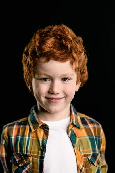 Aranyos vörös hajú fiú — Stock Fotó
