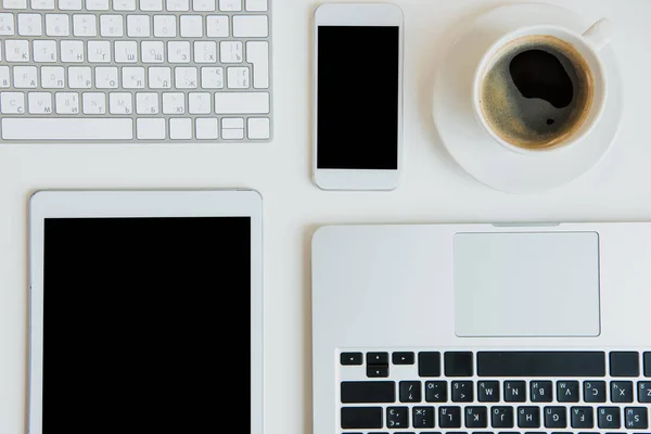 Laptops with digital tablet and smartphone — Stock Photo, Image