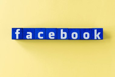 Kelime Facebook mavi küpleri yaptı