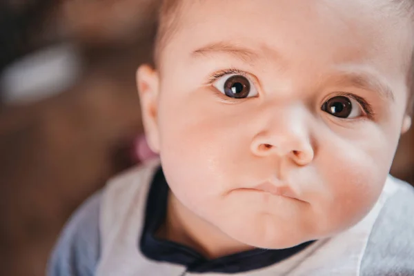 Little boy looking at camera — Stock Photo, Image