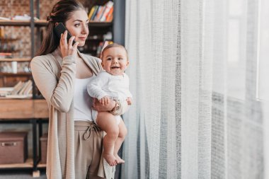 Anne oğluyla konuşmak smartphone 