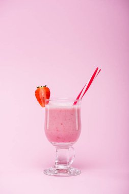 enfes çilekli milkshake 