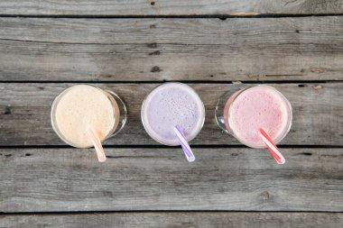 meyve milkshakes payet içme ile gözlük