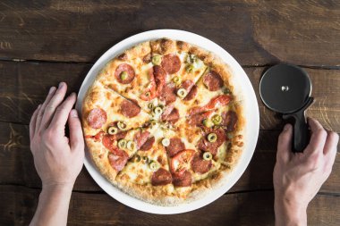 Kişi kesme Pizza 