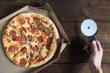 Kişi kesme Pizza 