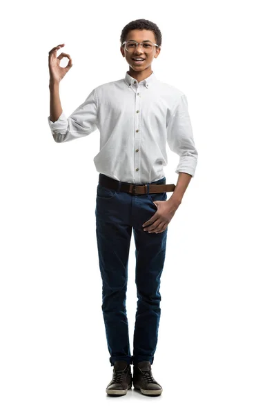 Africano americano adolescente mostrando ok signo — Foto de Stock