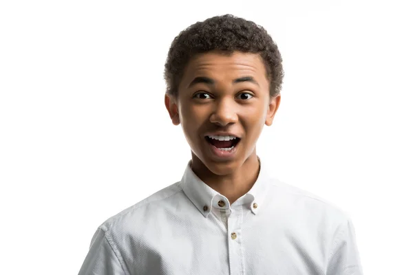 Adolescente afroamericano sorprendido —  Fotos de Stock