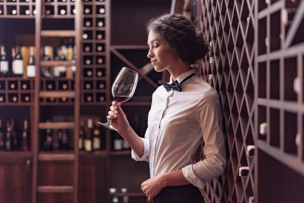 Sommelier tasting wine — Stock Photo, Image