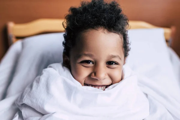 Mutlu Afro-Amerikan çocuk — Stok fotoğraf
