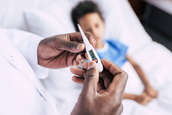 electronic thermometer